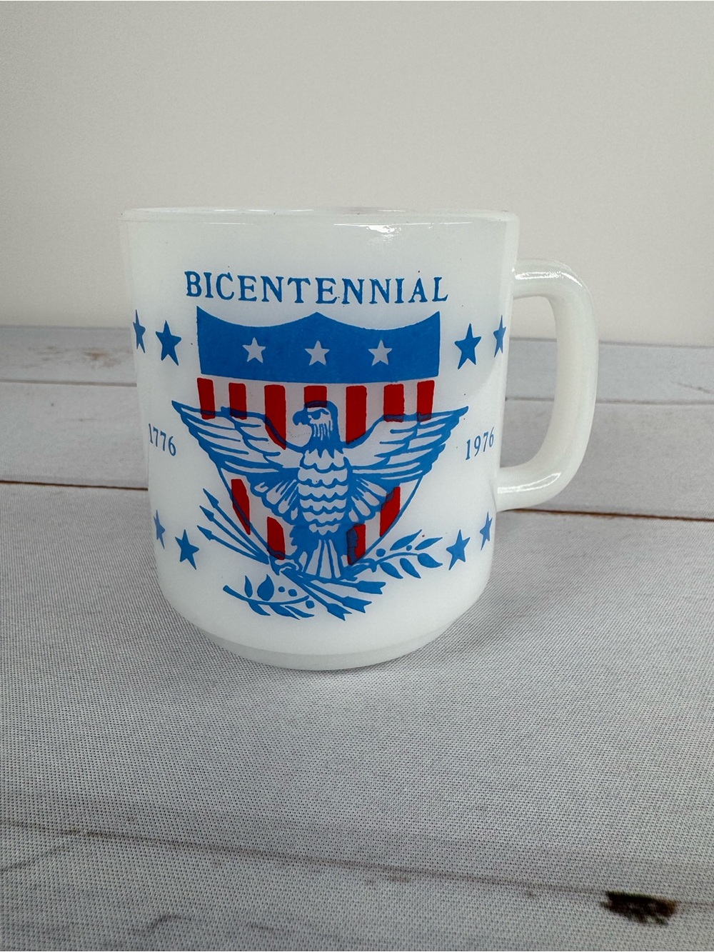 Vintage Anchor Hocking Fire-King Bicentennial 1776-1976 Milk Glass Mug